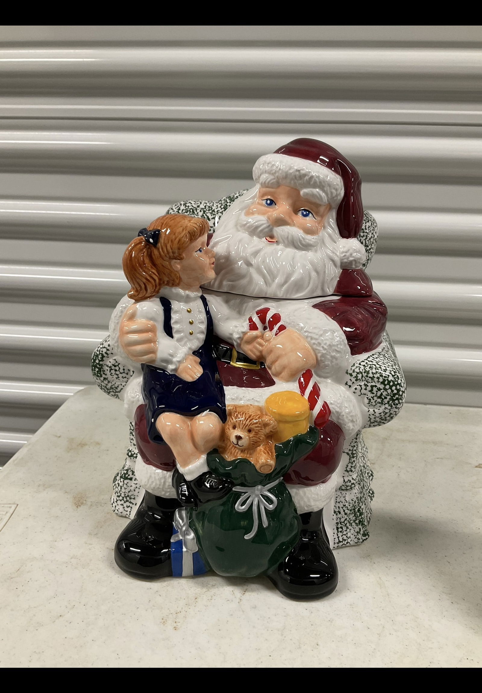 Christmas Santa and Little Girl in Lap Cookie Jar: Christmas Santa and Little Girl in Lap Cookie Jar