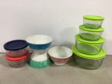 Glass Bowls with Lids and Ceramic Bowls (Ouadri Foglio, Pyrex, etc)