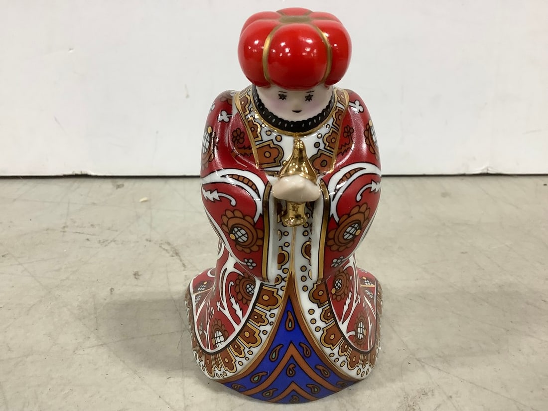 1991 The Franklin Mint Navity Statue (4.75in Tall): 1991 The Franklin Mint Navity Statue (4.75in Tall)