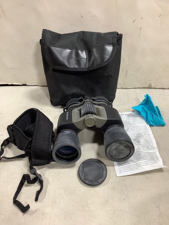 1990's Brookstone waterproof binoculars(8x magnification) (1 of 1)