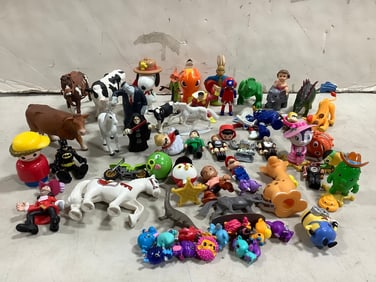 Various toys/mini figures(Batman, Minions, Snoopy, Captain Hook, and more)
