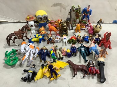 Despicable Me Gru pez dispenser and various mini figures/toys(Minions, Snoopy, Superman, and more)