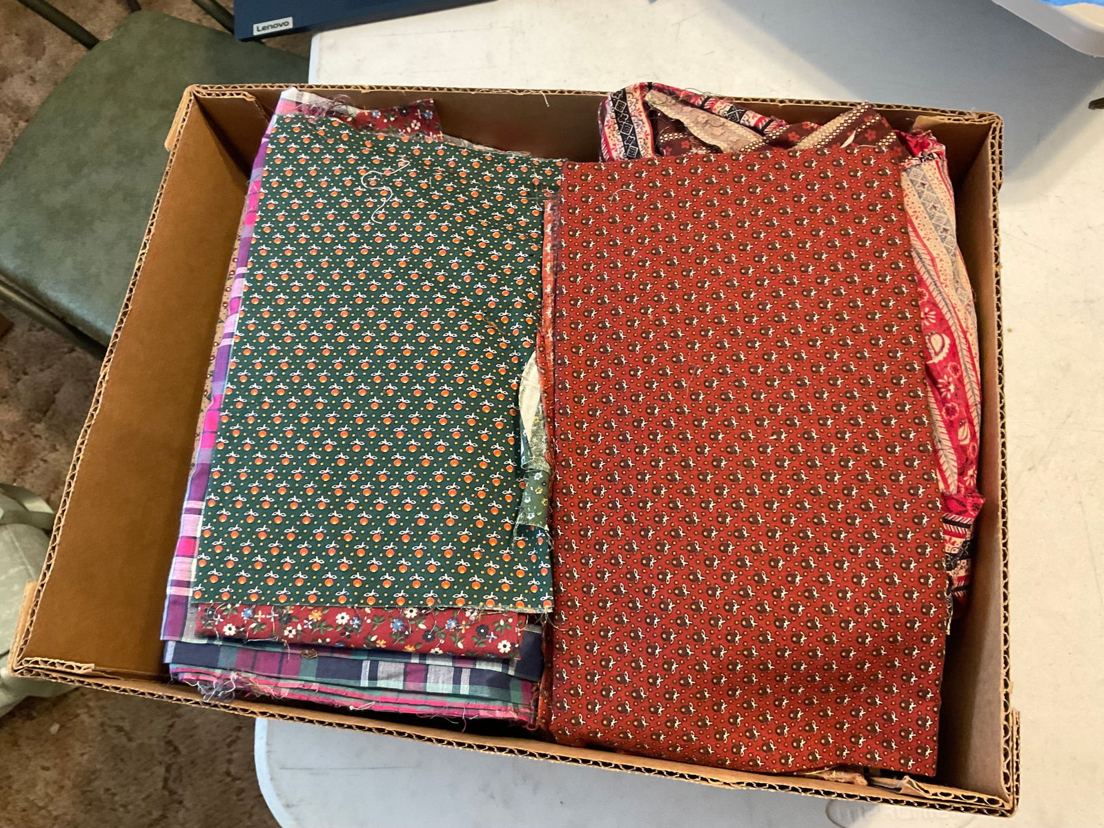 lot of fabric pieces for quiltmaking: lot of fabric pieces for quiltmaking