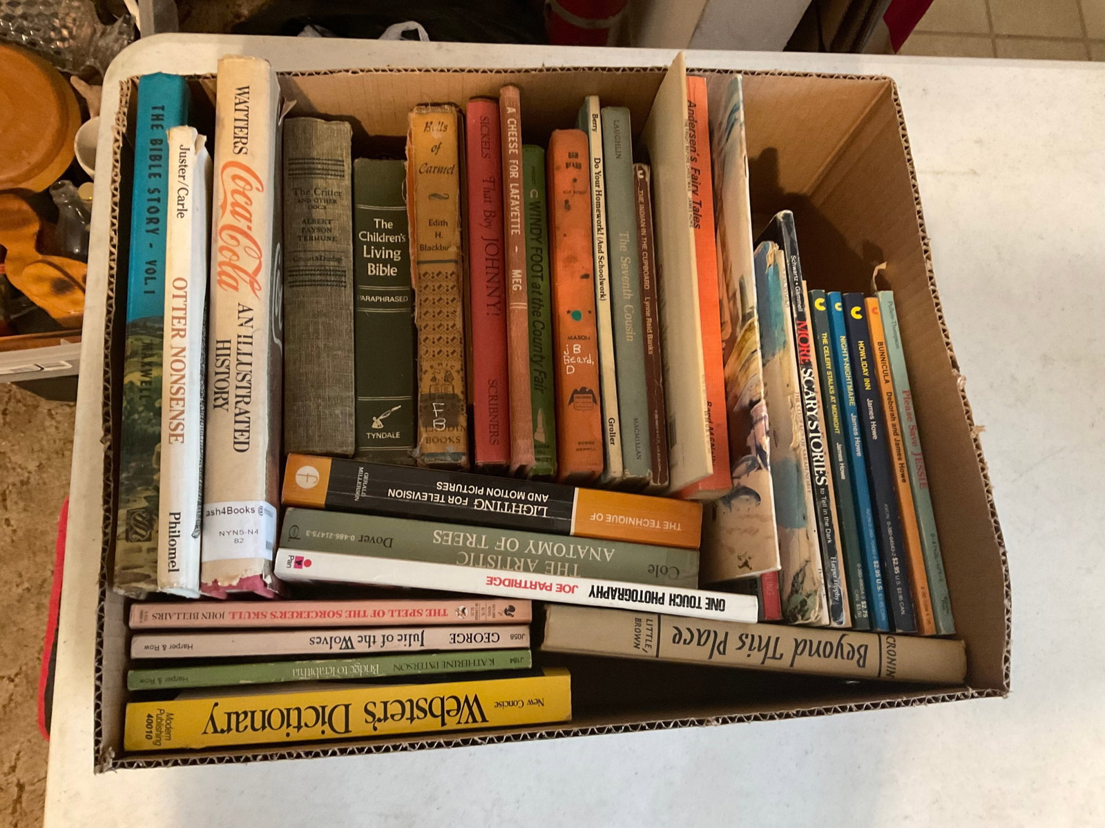 lot of vintage hard covered books: lot of vintage hard covered books