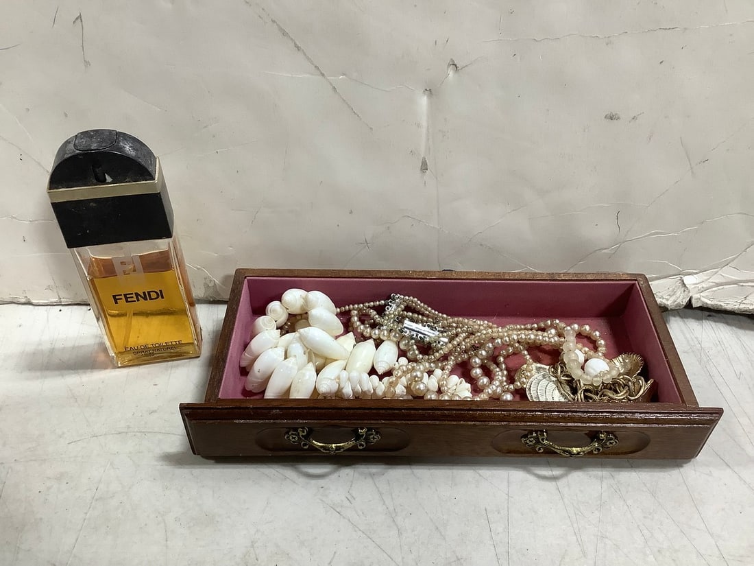 Fendi eau de toilette spray and pearl/beaded jewelry: Fendi eau de toilette spray and pearl/beaded jewelry