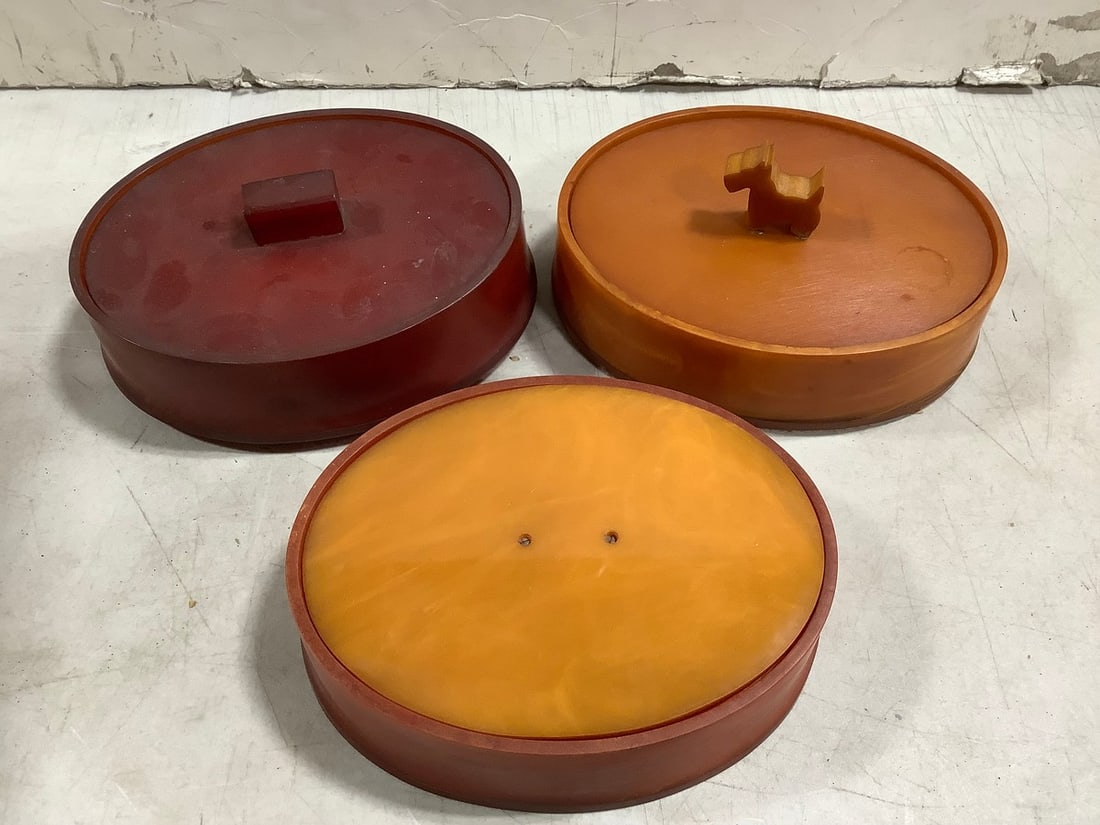 3 Large vintage bakelite jewerly boxes, one with Scotty dog final (1 of 1)