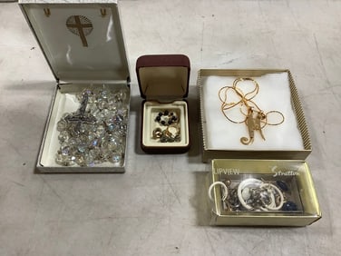 Costume jewelry(necklaces and more)