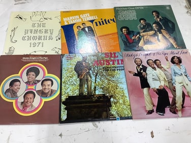 Vintage records(Gladys Knight andthe Pips, Sil Austin, and more)
