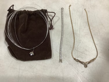 Various necklaces(some sterling)