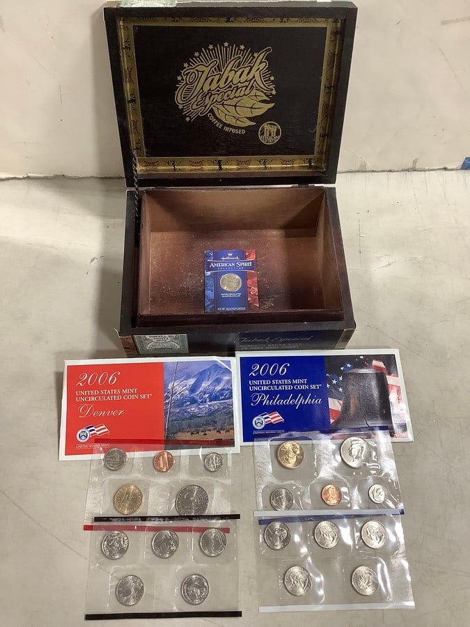 Vintage cigar box and collectible coins: Vintage cigar box and collectible coins