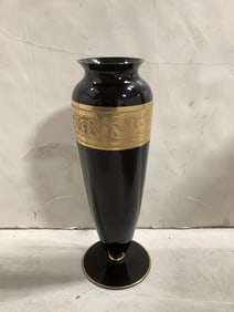 Porcelain vase(9.5in.tall)