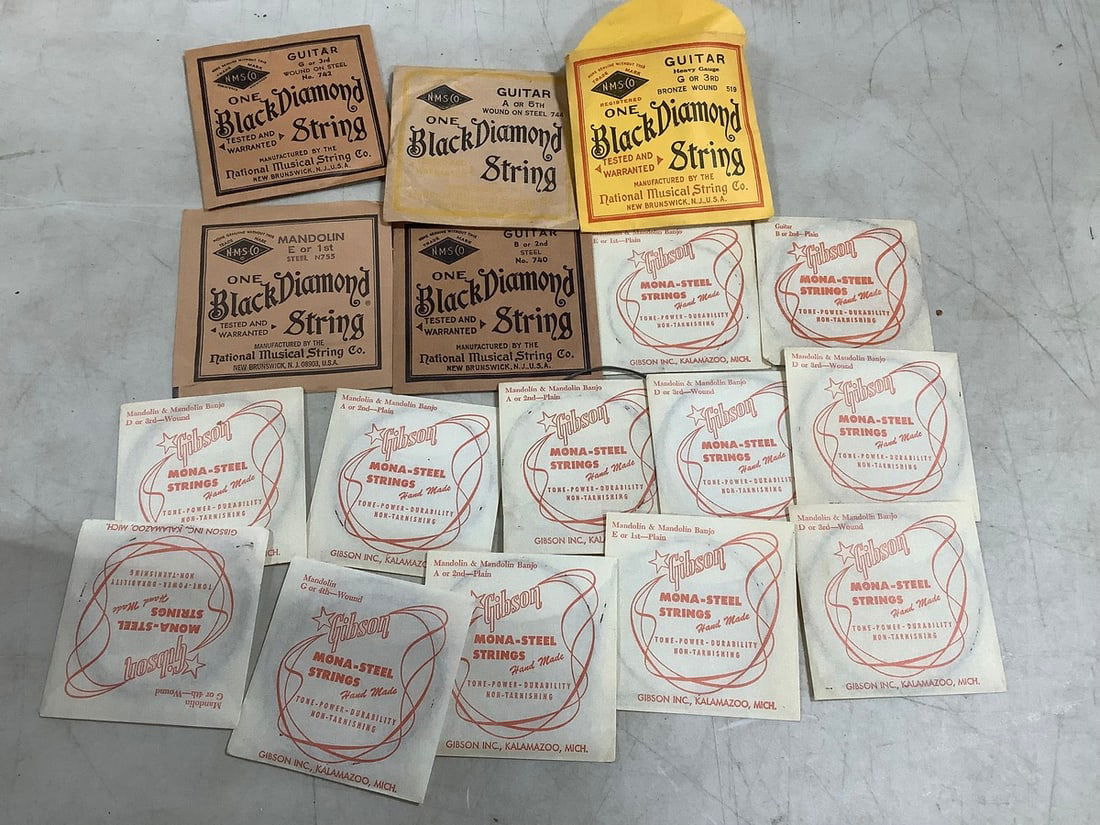 Steel musical strings (Black Diamond and Gibson) (1 of 1)