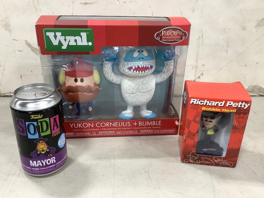 Richard Petty bobblehead, Rudolph- Yukon Cornelius and Bumble vinyl collectibles, and mores(brand: Richard Petty bobblehead, Rudolph- Yukon Cornelius and Bumble vinyl collectibles, and mores(brand new in box)