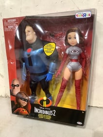 Incredibles 2 Elastigirl and Mr. Incredible costumed aciton figures(brand new in box)