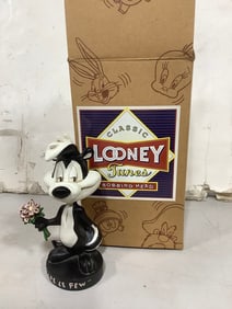 1993 Classic Looney Tunes Pepe Le Pew Bobbing Head(with original box)