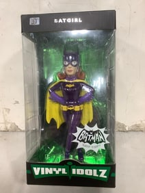Batgirl vinyl idolz figure(brand new in box)