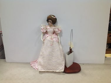 Evening at the Gala fine porcelain Lenox collectible doll