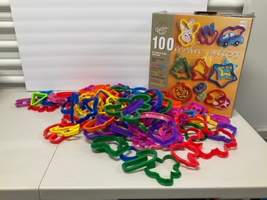 Wilton set of 100 cookie cutters