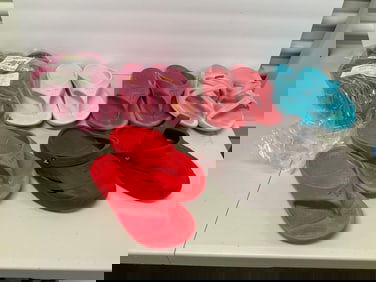 Lot of womens flip flops
