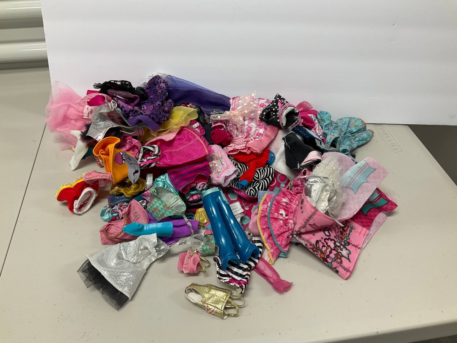 lot of barbie doll clothing: lot of barbie doll clothing