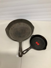 Lot of 2 Wagner's cast iron skillet