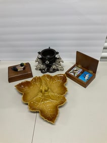 Lot of knick knacks
