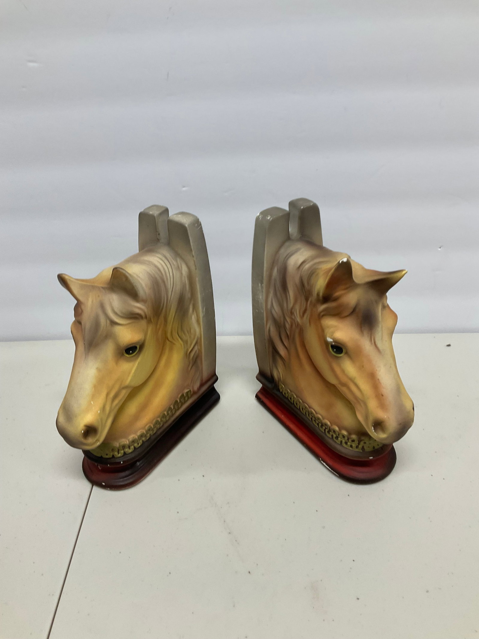 Lot of horse bookends: Lot of horse bookends