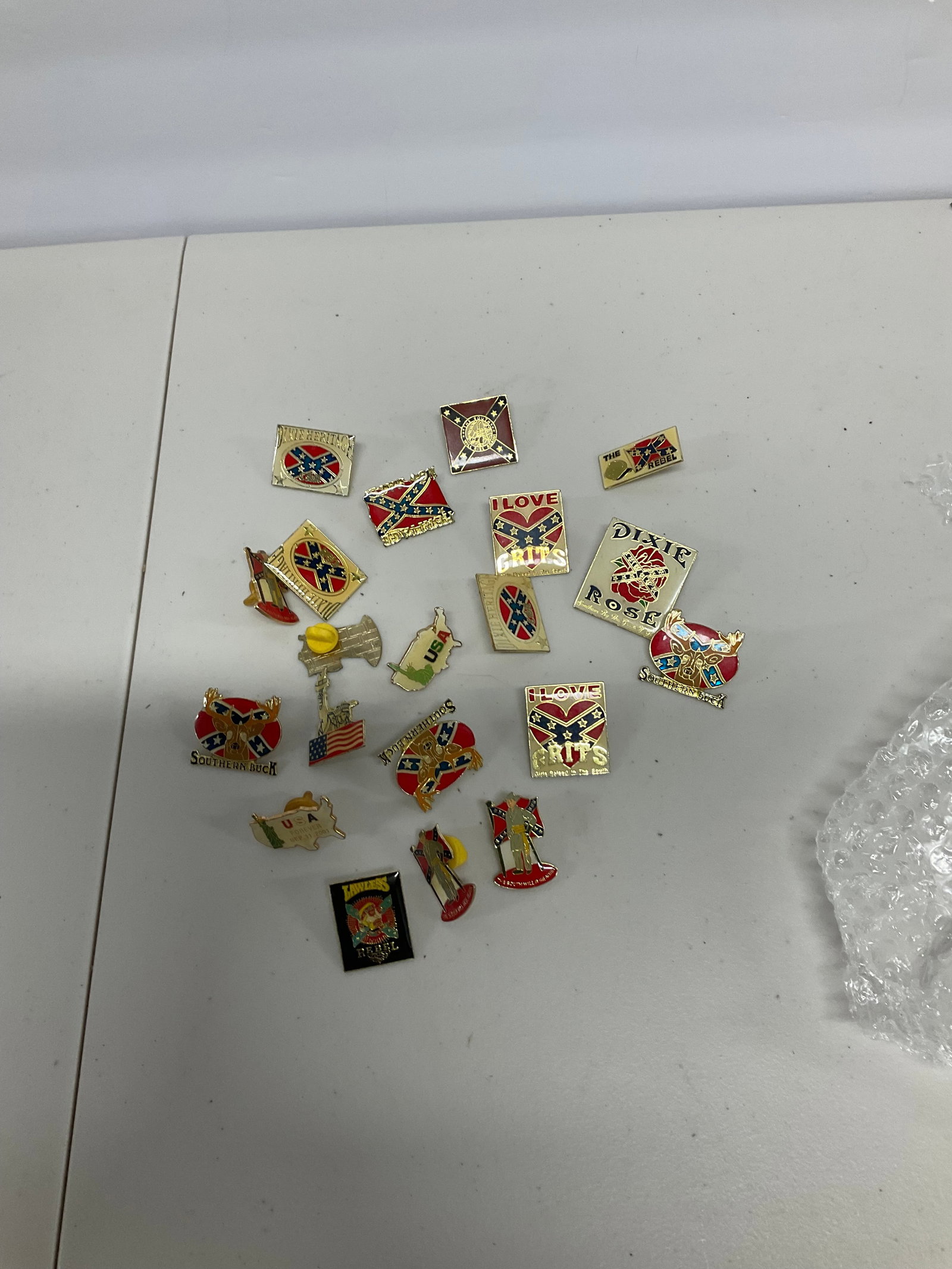 Confederate pins: Confederate pins