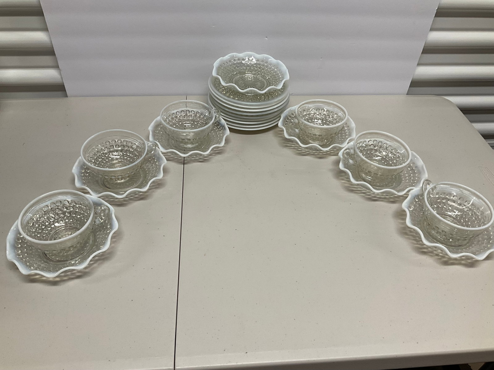 Lot of hobnail glass set: Lot of hobnail glass set