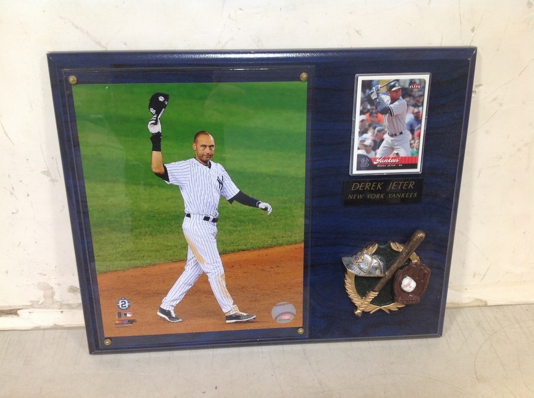 Derek Jeter NY Yankees wall plaque with photograph and collectible card (12in.x15in.) (1 of 1)