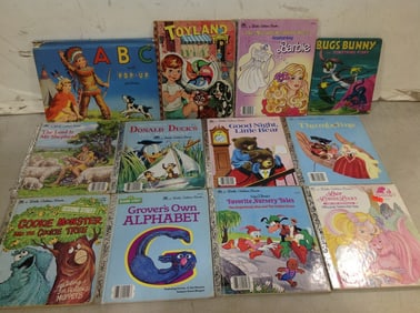 Vintage children's books(Good Night Little Bear, Thumbelina, and more)