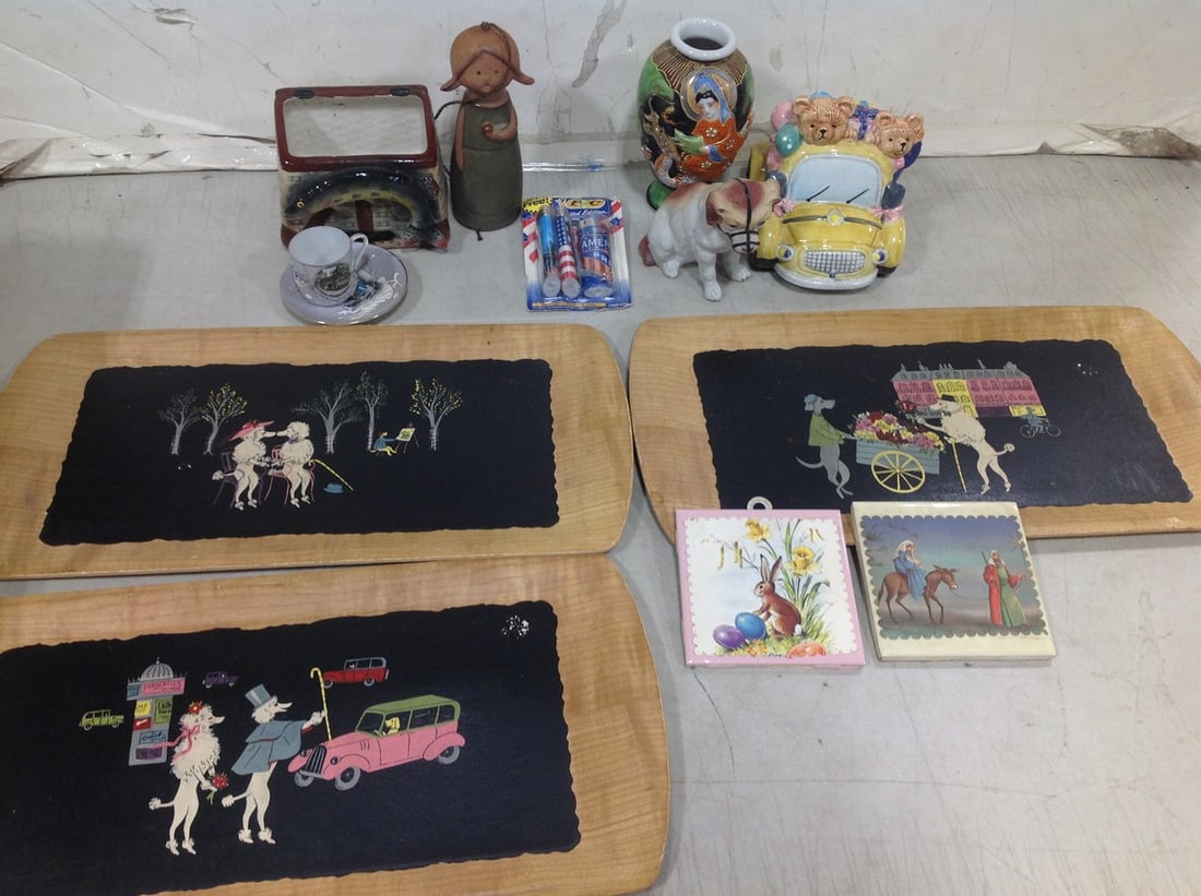 Wooden decorative trays(9in.x17in.), ceramic bear coin bank(6.5in.tall), vase, and more (1 of 1)