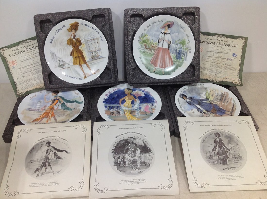 Henri D' Arceau L. & Fils D'Arceau-Limoges collectible plates with COA: Henri D' Arceau L. & Fils D'Arceau-Limoges collectible plates with COA
