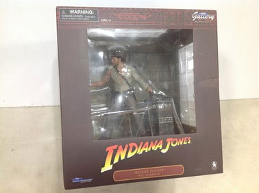 Indiana Jones Bridge Escape PVC Diorama(brand new in box)