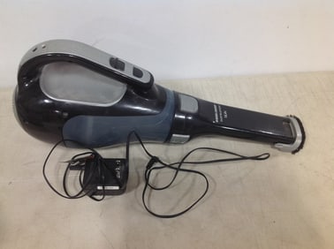 Black and Decker Dustbuter Vacuum *very good working condition*