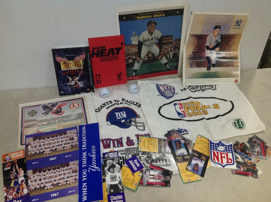 Vintage Sports Lot - Willie Mays, Mets, and more: Vintage Sports Lot - Willie Mays, Mets, and more