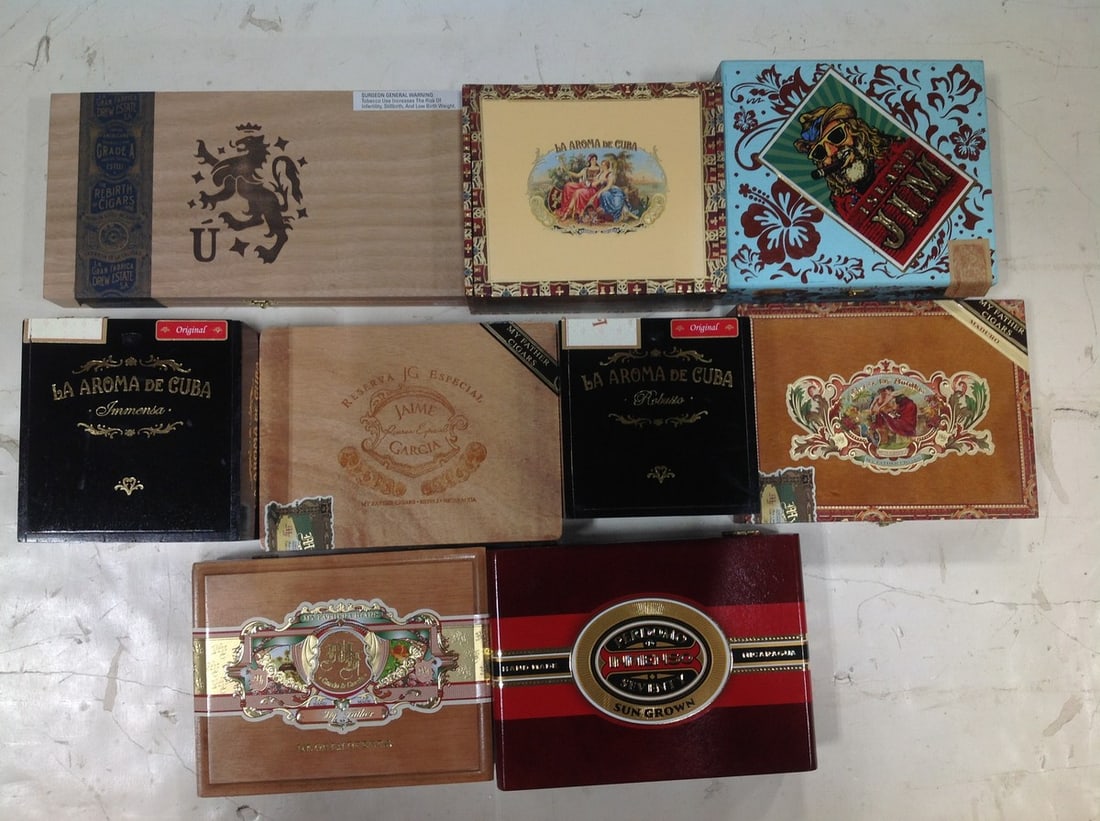 Vintage Cigar Boxes: Vintage Cigar Boxes