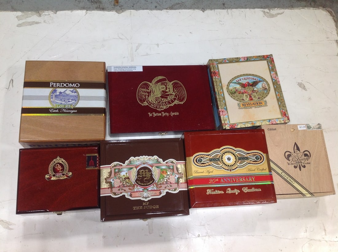 Vintage Cigar Boxes: Vintage Cigar Boxes