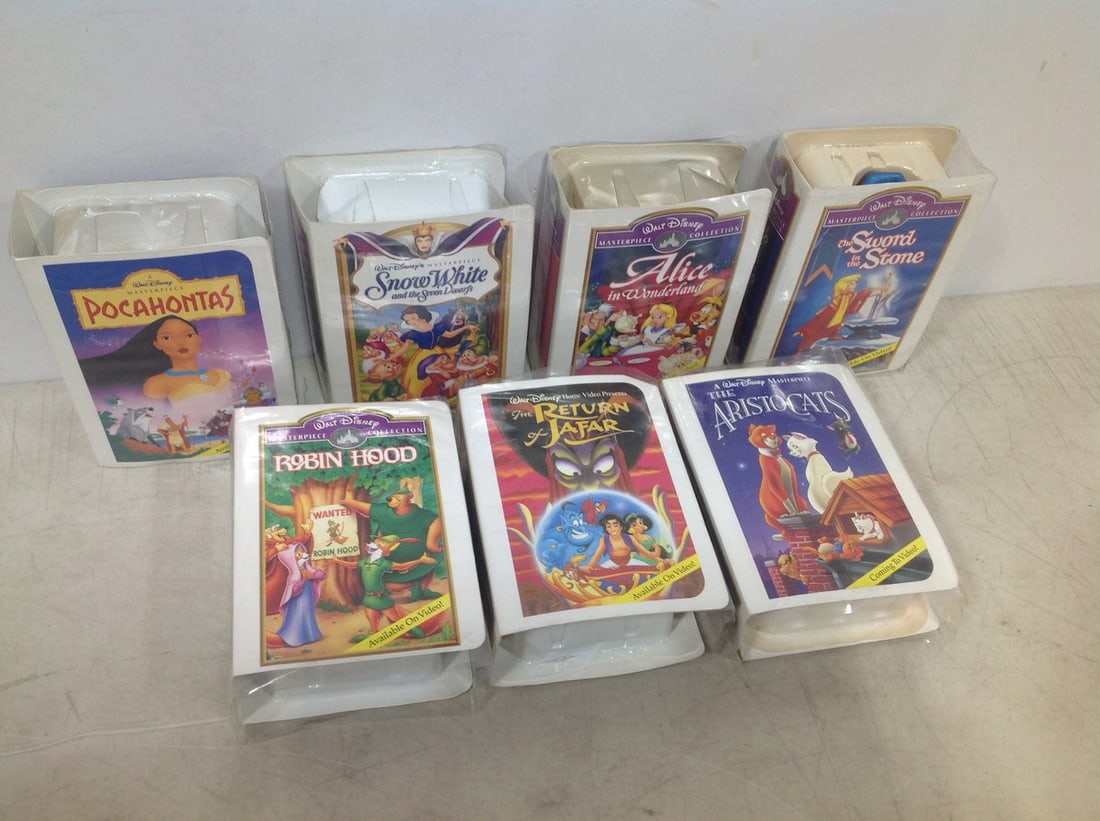 Disney Collectible Figures (Alice in Wonderland, Snow White, and more): Disney Collectible Figures (Alice in Wonderland, Snow White, and more)