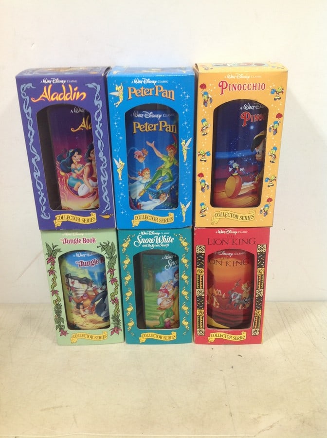 Various Disney Plastic Cups (Aladdin, Snow White, and more) *NEW IN BOX*: Various Disney Plastic Cups (Aladdin, Snow White, and more) *NEW IN BOX*