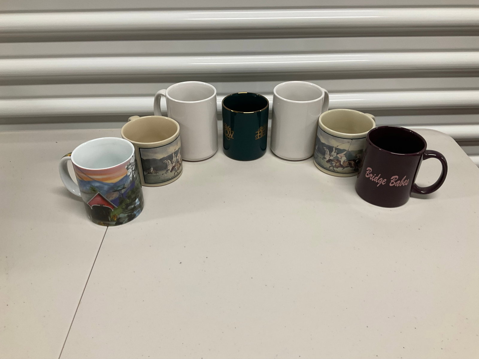large amount of mugs: large amount of mugs
