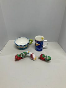 Lot of cups and ceramic figures