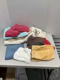 lot of assorted towels