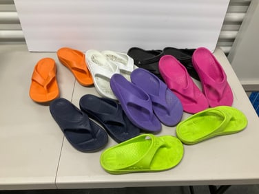 Lot of womens flip flops