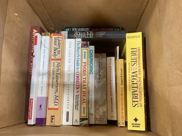 Various books/cookbooks(Listen to Your Body, Chunging, Save Your Stomach, and more)