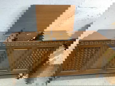 Fisher radio corporation (model:A69)(60in.x18.5in.x32in.)