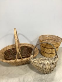 Various wicker baskets(various sizes)