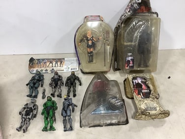Various action figures(Halo and more)
