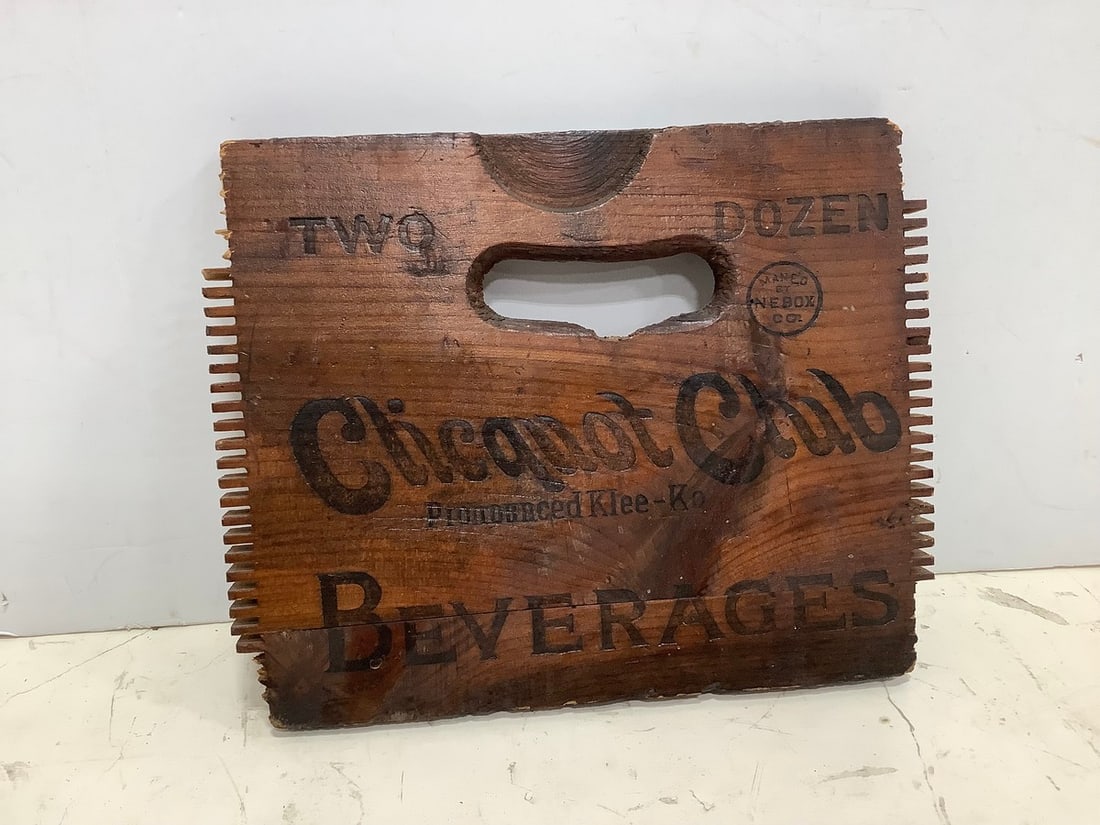 Clicquot Club wooden sign(10in.x12.5in.): Clicquot Club wooden sign(10in.x12.5in.)