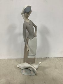 Lladro Ceramic Statue (11in Tall)
